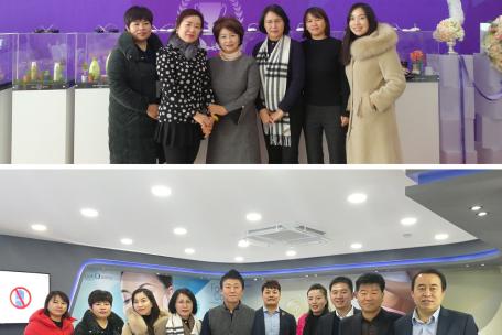 11月，工商联美容化妆品业商会会员企业参观江原道化妆品企业